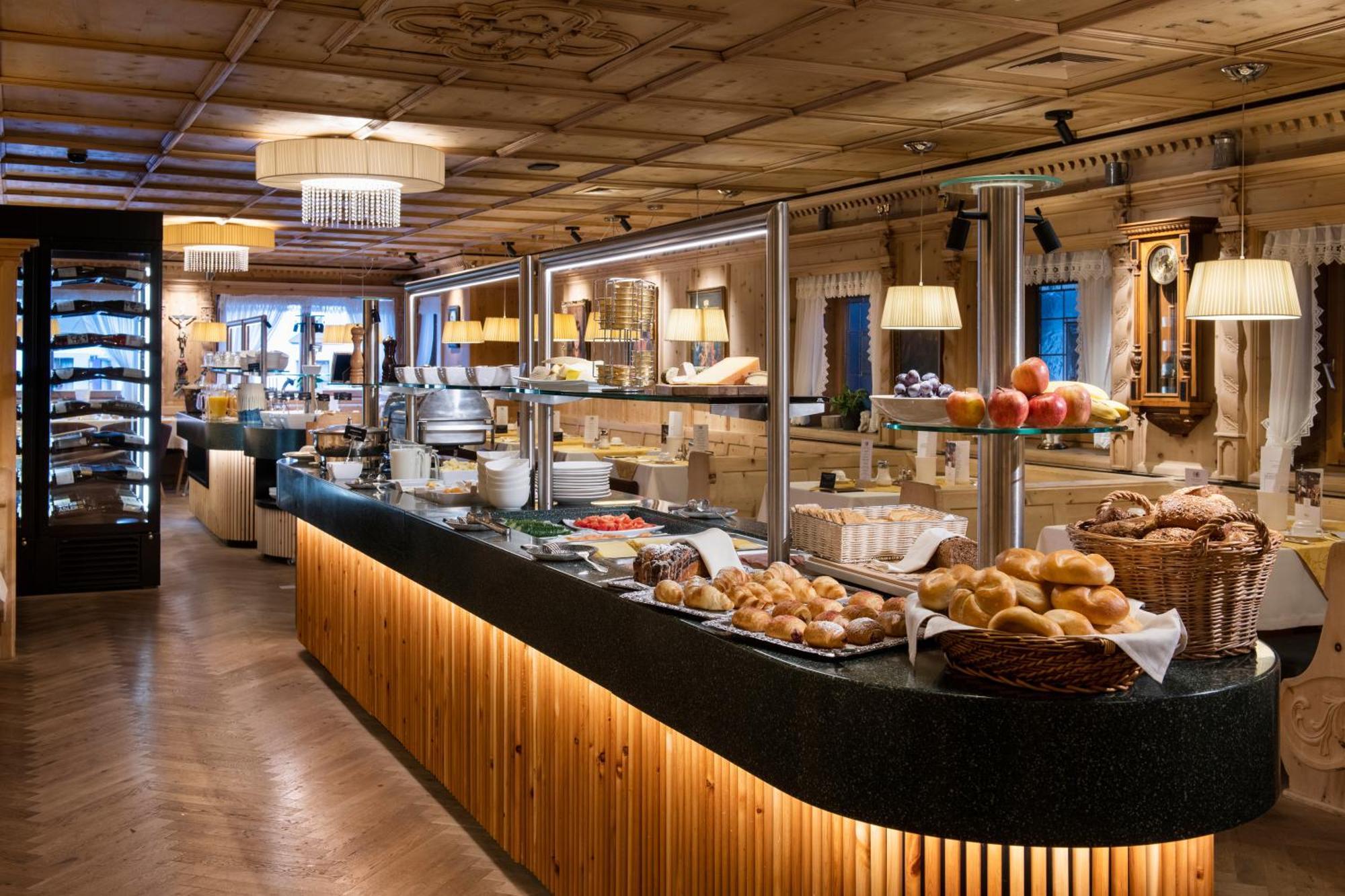 Hotel Goldener Adler - Im Sommer Silvretta Card Premium Inkludiert Ischgl Exterior photo